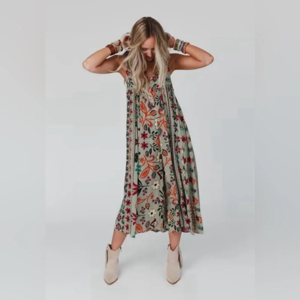 Leona Three Birds Nest Floral Printed Jumpsuit Size Small - Picture 1 of 4